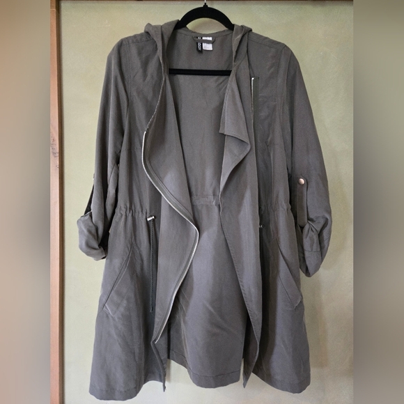 Divided | Dark Kaki Jacket with Rolled Sleeves and Drawstring Waist, Size 8 - Picture 4 of 9
